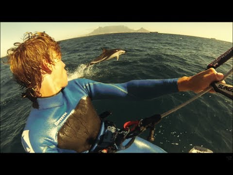 Kitesurfing surrounded by dolphins in Cape Town!